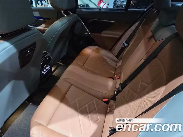 BMW 5-Series 5 серия (G60) 530i xDrive M Sport — Фото автомобиля 12