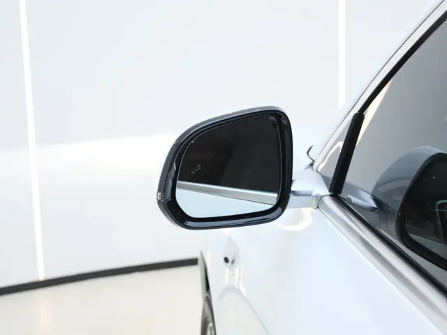 Li Auto L6 — Фото автомобиля 15