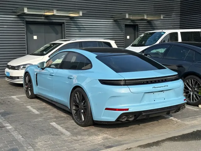 Porsche Panamera — Фото автомобиля 3