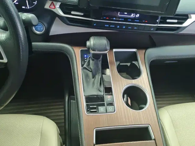 Toyota Sienna — Фото автомобиля 16
