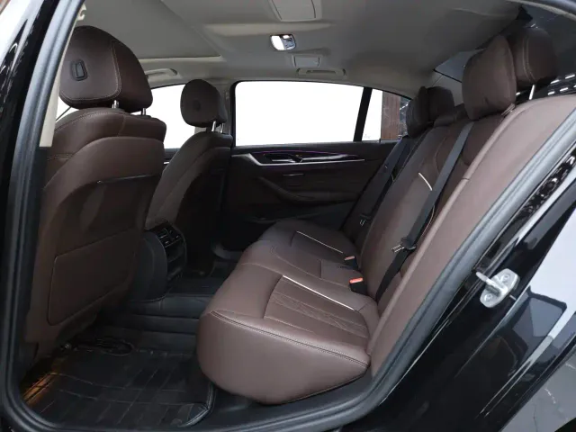 BMW 5 Series — Фото автомобиля 8