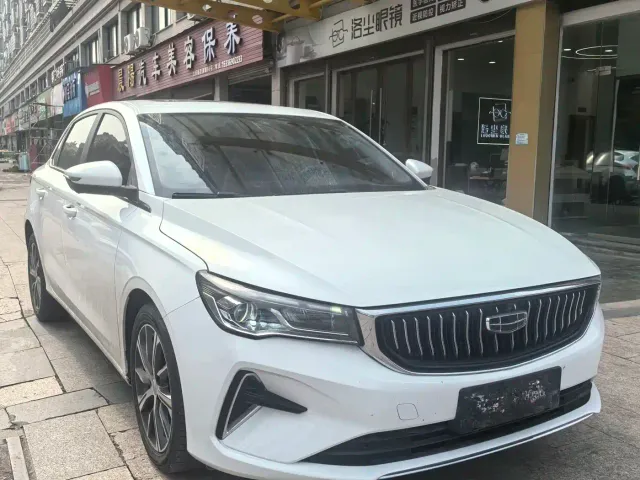 Geely Emgrand — Фото автомобиля 3