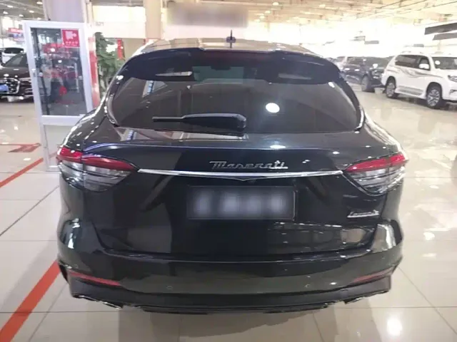 Maserati Levante — Фото автомобиля 5