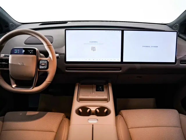 Li Auto i6 — Фото автомобиля 8