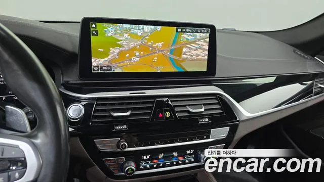 BMW 5-Series 5 серия (G30) — Фото автомобиля 11