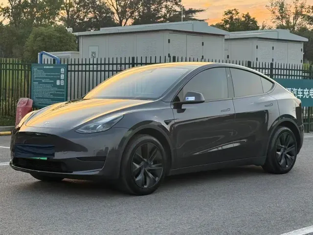 Фотография автомобиля — Tesla Model Y
