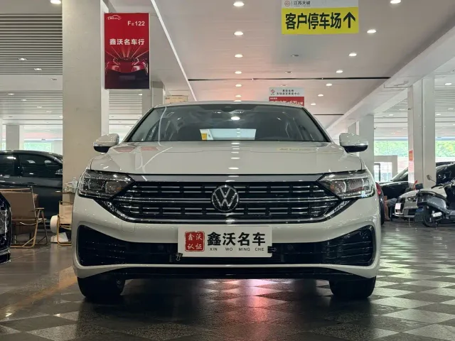 Volkswagen Sagitar — Фото автомобиля 2