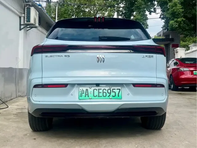 Buick E5 — Фото автомобиля 5