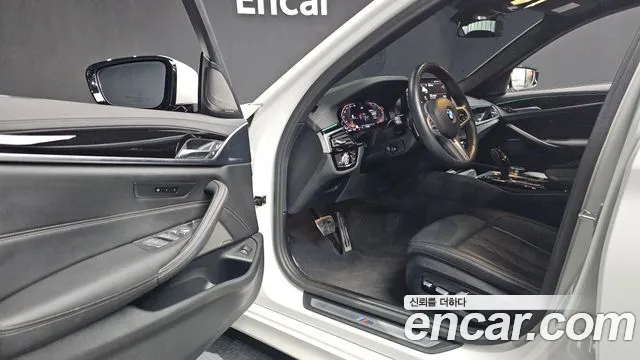 BMW 5-Series — Фото автомобиля 10