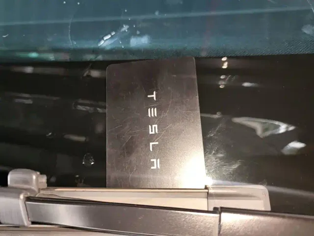 Tesla Model Y — Фото автомобиля 8