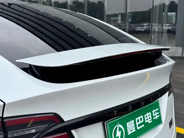 Tesla Model X — Фото автомобиля 12