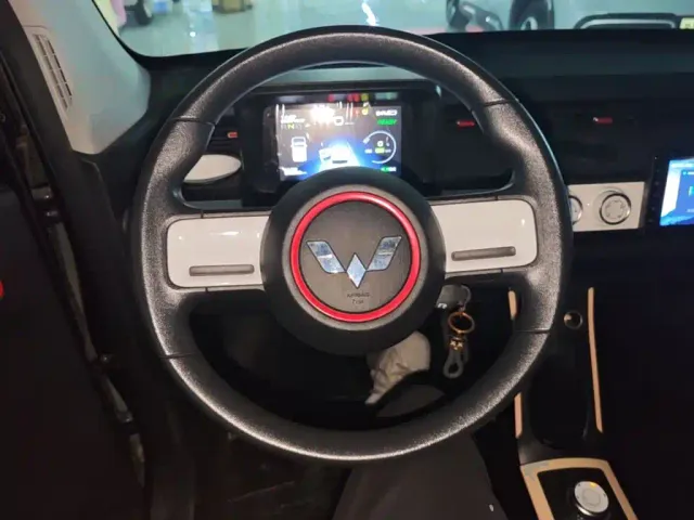 Wuling Hongguang Mini EV — Фото автомобиля 10