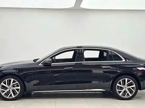 Mercedes-Benz E-Class — Фото автомобиля 4