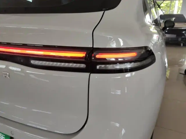 Leapmotor C10 — Фото автомобиля 7