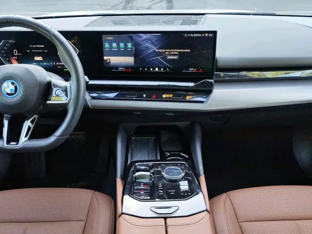 BMW i5 — Фото автомобиля 8