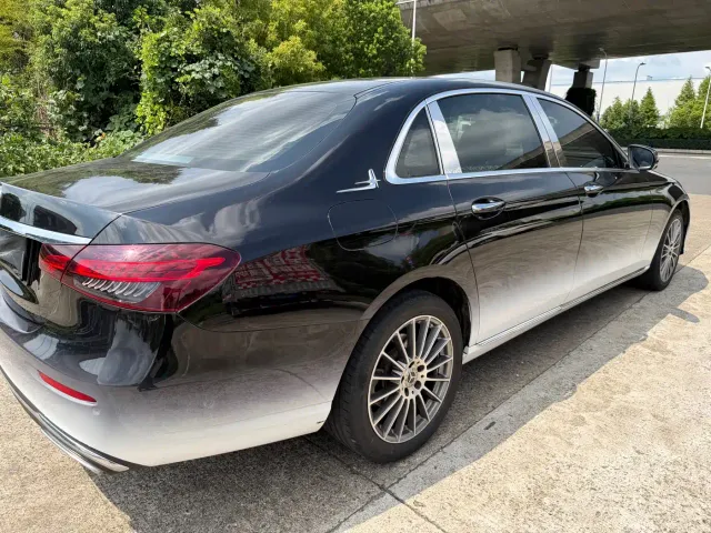 Mercedes-Benz E-Class — Фото автомобиля 2