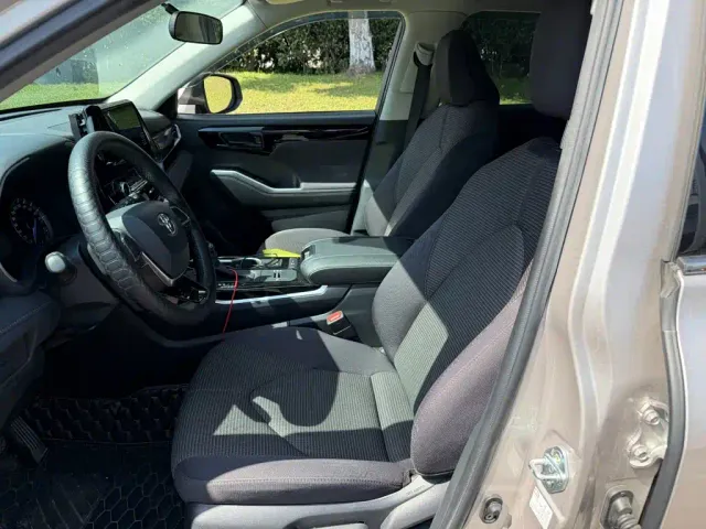 Toyota Highlander — Фото автомобиля 8
