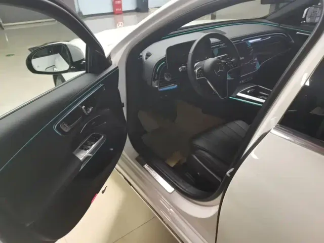 Mercedes-Benz E-Class — Фото автомобиля 15