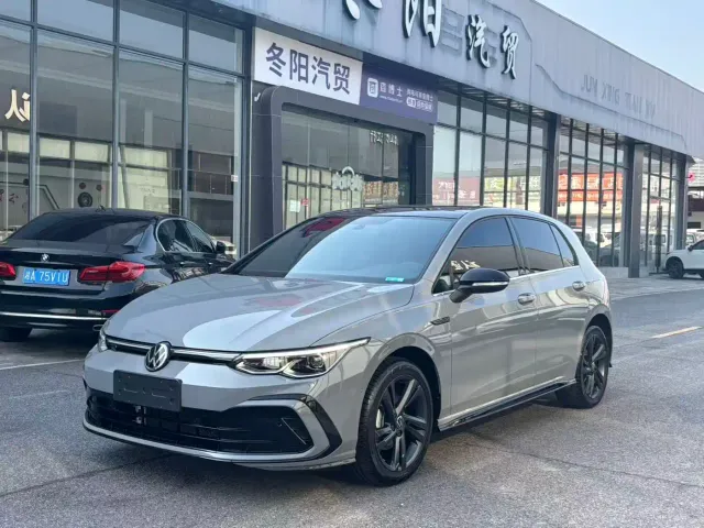 Фотография автомобиля — Volkswagen Golf