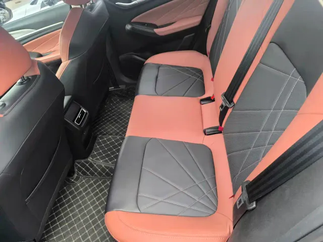 Changan Eado — Фото автомобиля 6