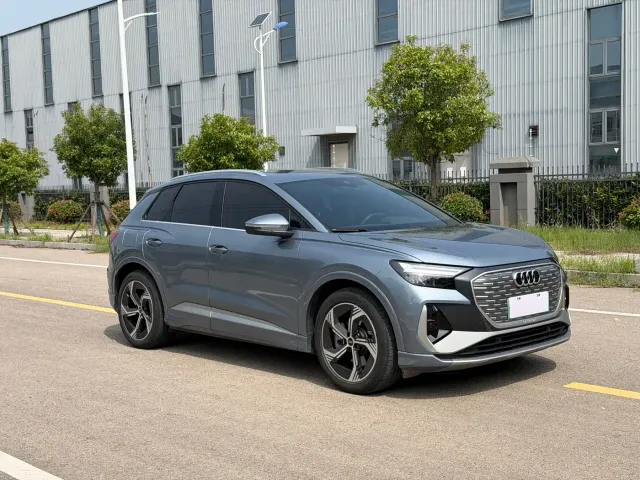 Audi Q4 e-tron — Фото автомобиля 3