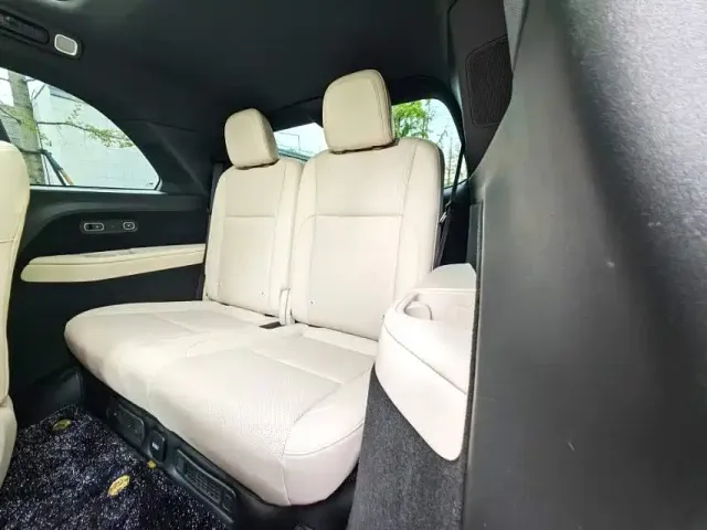 Li Auto L8 — Фото автомобиля 6