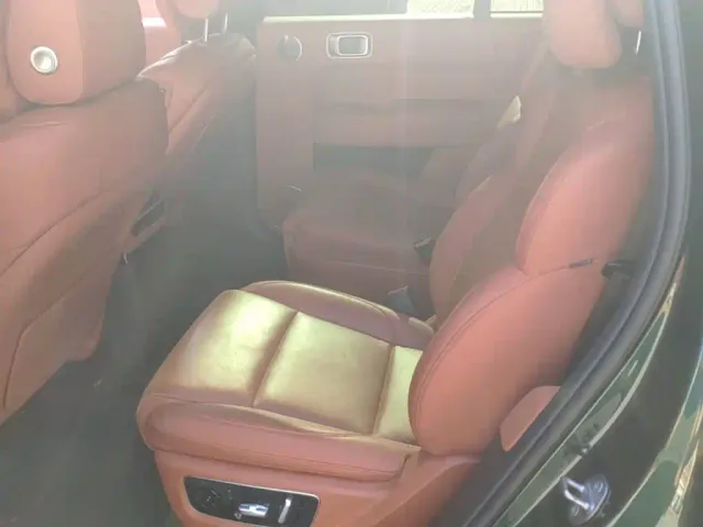 Li Auto L9 — Фото автомобиля 16