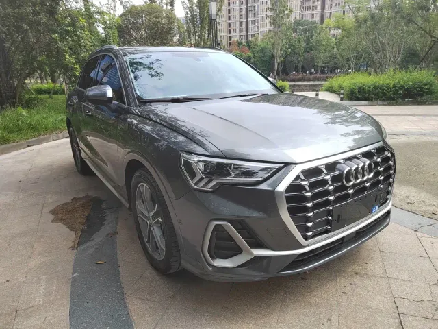 Audi Q3 — Фото автомобиля 3