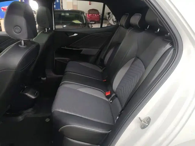 Volkswagen ID.3 — Фото автомобиля 16