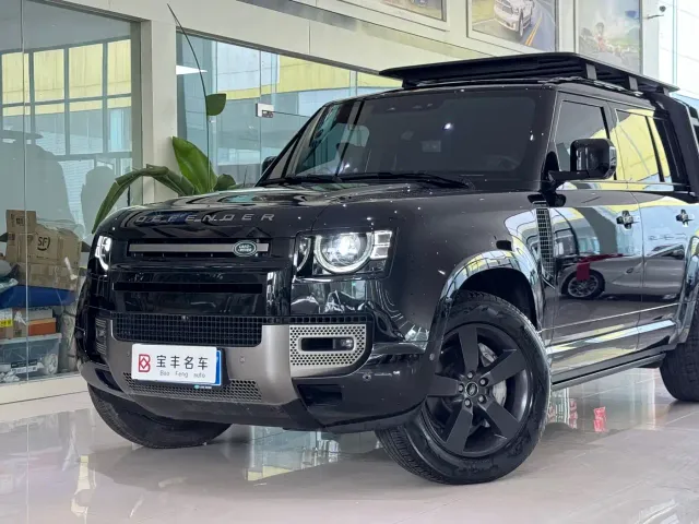 Land Rover Defender — Фото автомобиля 14