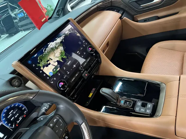 Toyota Alphard — Фото автомобиля 24