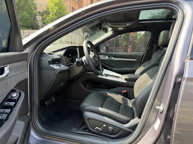 Geely Xingrui — Фото автомобиля 4