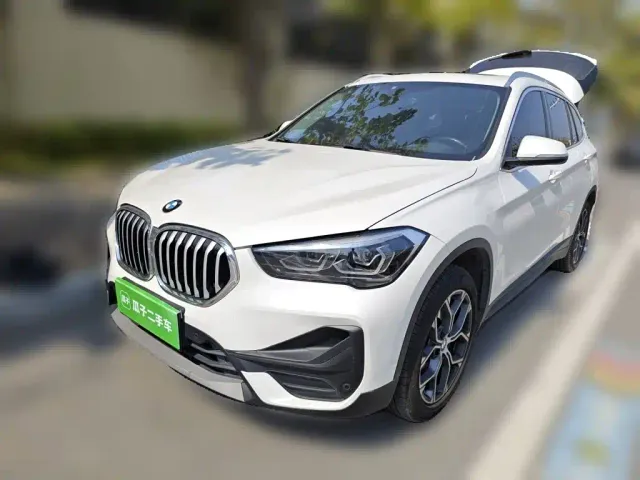 Фотография автомобиля — BMW X1