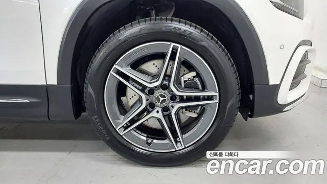 Mercedes-Benz GLB-Class — Фото автомобиля 5
