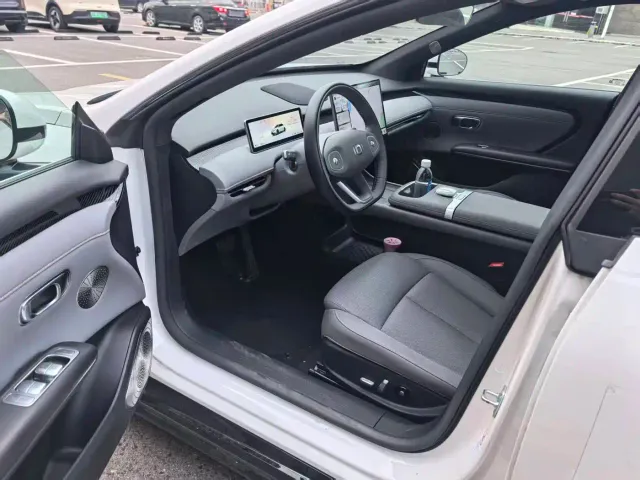Changan Qiyuan A06 — Фото автомобиля 3
