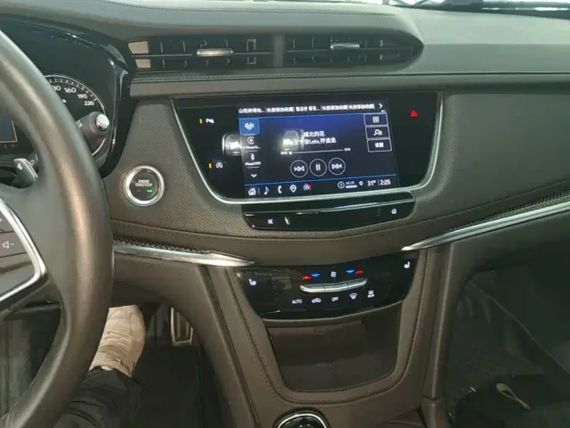 Cadillac XT5 — Фото автомобиля 12