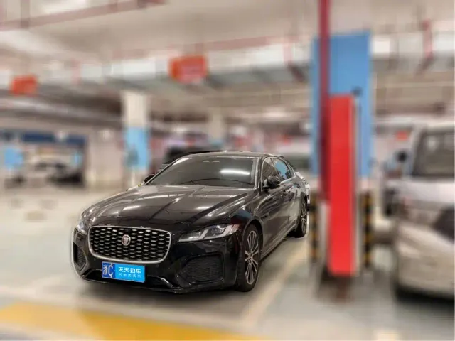 Фотография автомобиля — Jaguar XFL