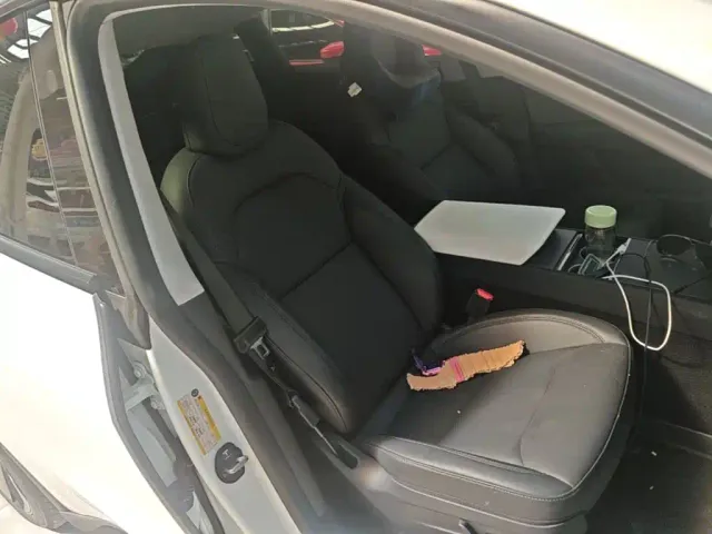 Tesla Model Y — Фото автомобиля 24