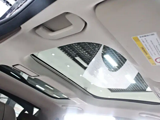 Mercedes-Benz E-Class — Фото автомобиля 8