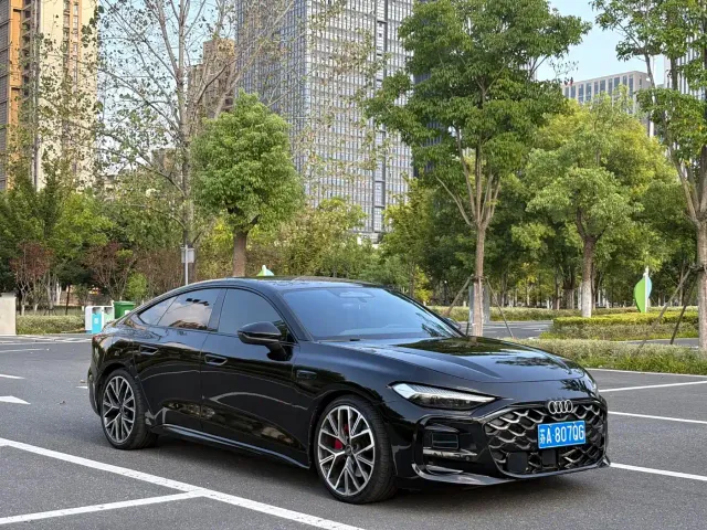 Audi Audi A5L Sportback 2025 2.0T Zhiling quattro — Фото автомобиля 3