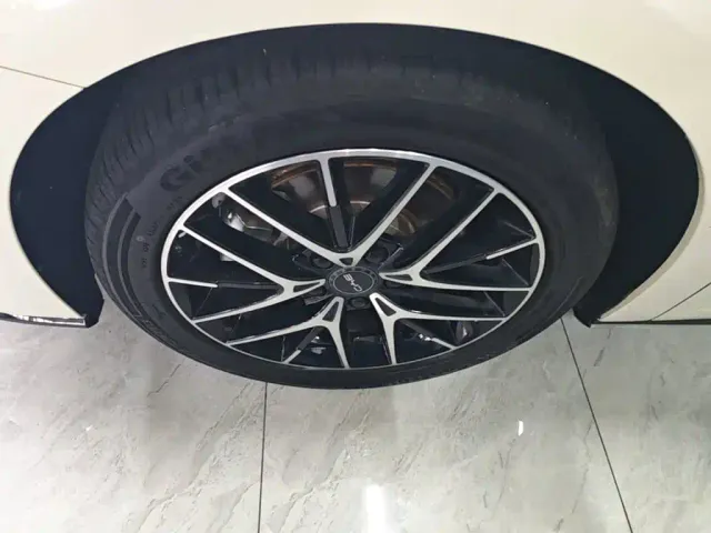 BYD Seal 07 DM-i — Фото автомобиля 22