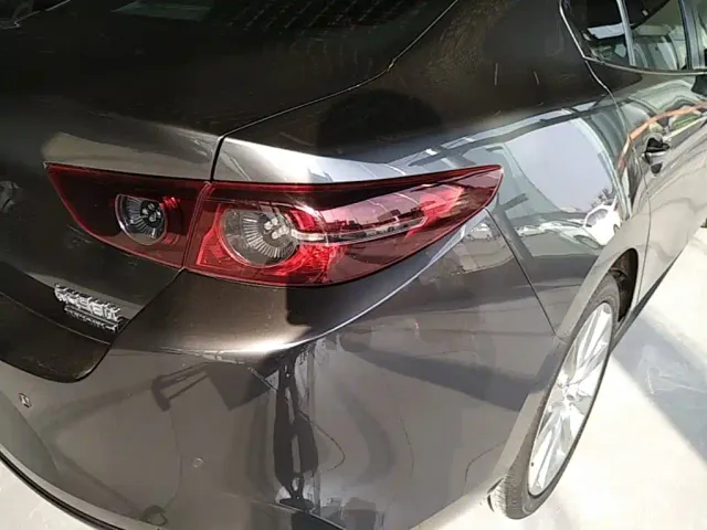 Mazda Axela — Фото автомобиля 7