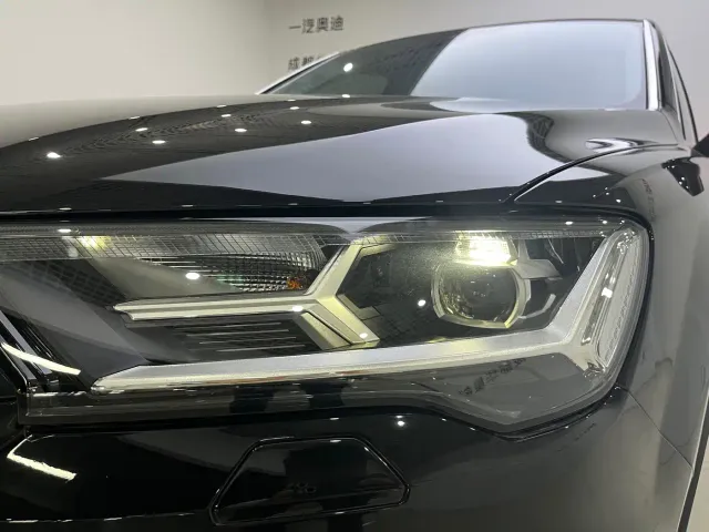 Audi Q7 — Фото автомобиля 17