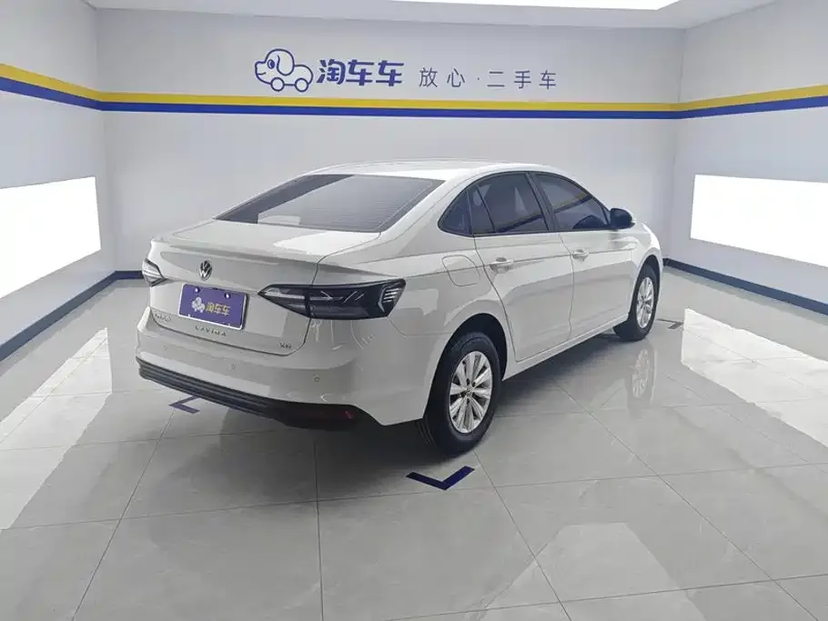Volkswagen Lavida 2025 New Edge 1.5L Outstanding New Ease — Фото автомобиля 3