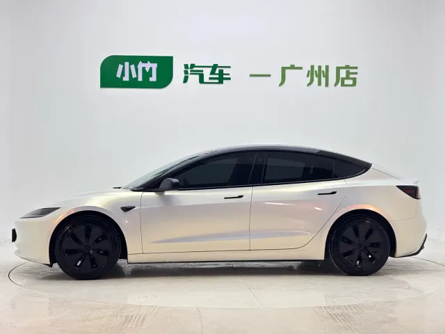 Tesla Model 3 — Фото автомобиля 8