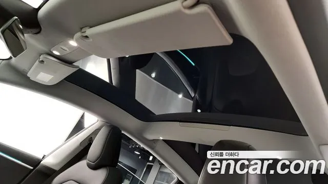Tesla Model 3 — Фото автомобиля 19