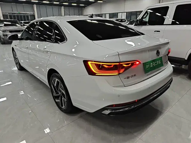 Volkswagen Sagitar — Фото автомобиля 4
