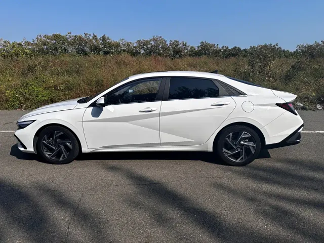Hyundai Elantra — Фото автомобиля 5