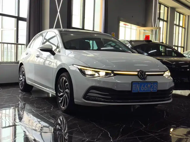 Volkswagen Golf — Фото автомобиля 3