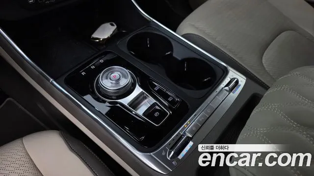 Kia Carnival Generation 4 — Фото автомобиля 12